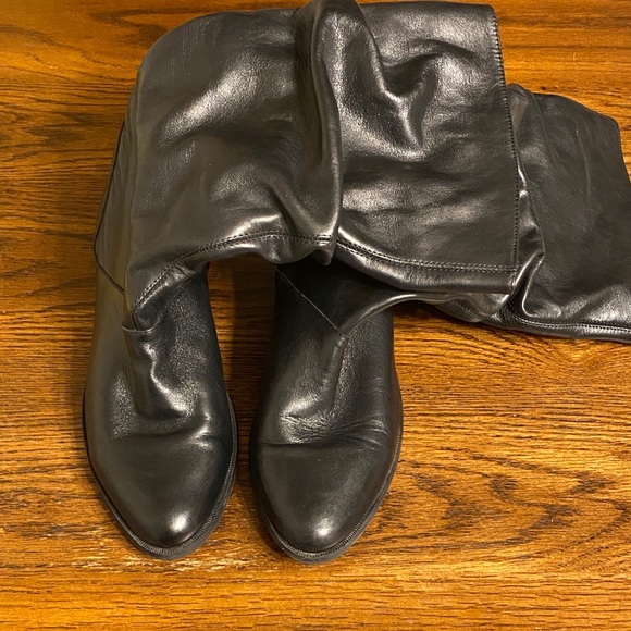 Women’s Black Slouchy Leather Boots - Picture 8 of 9